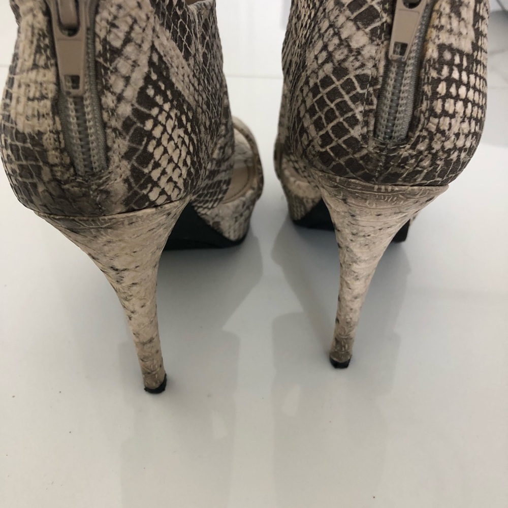 Fergie High Heels - Picture 3 of 3